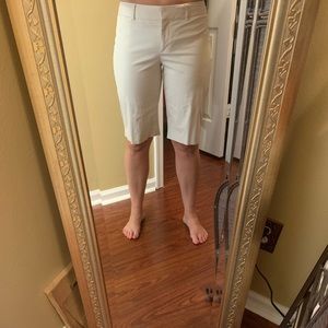 Express cream Bermuda shorts